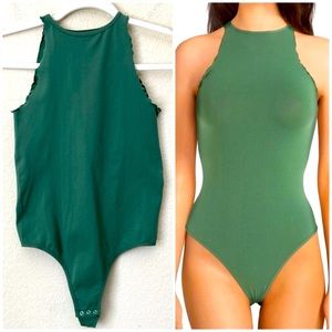 Green bodysuit sleeveless free people size small very flattering